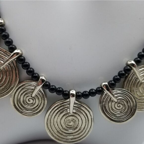 Tribal swirl silver beaded necklace. N113 - Picture 2 of 2